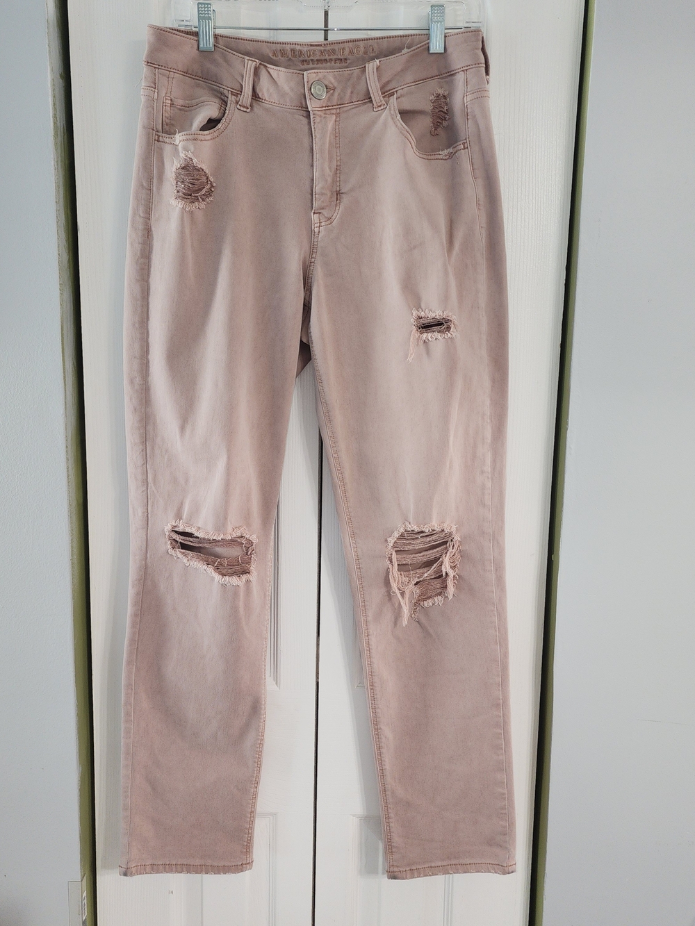 American Eagle Outfitters Women’s Straight Leg Super Strerch Distress Pink Jean